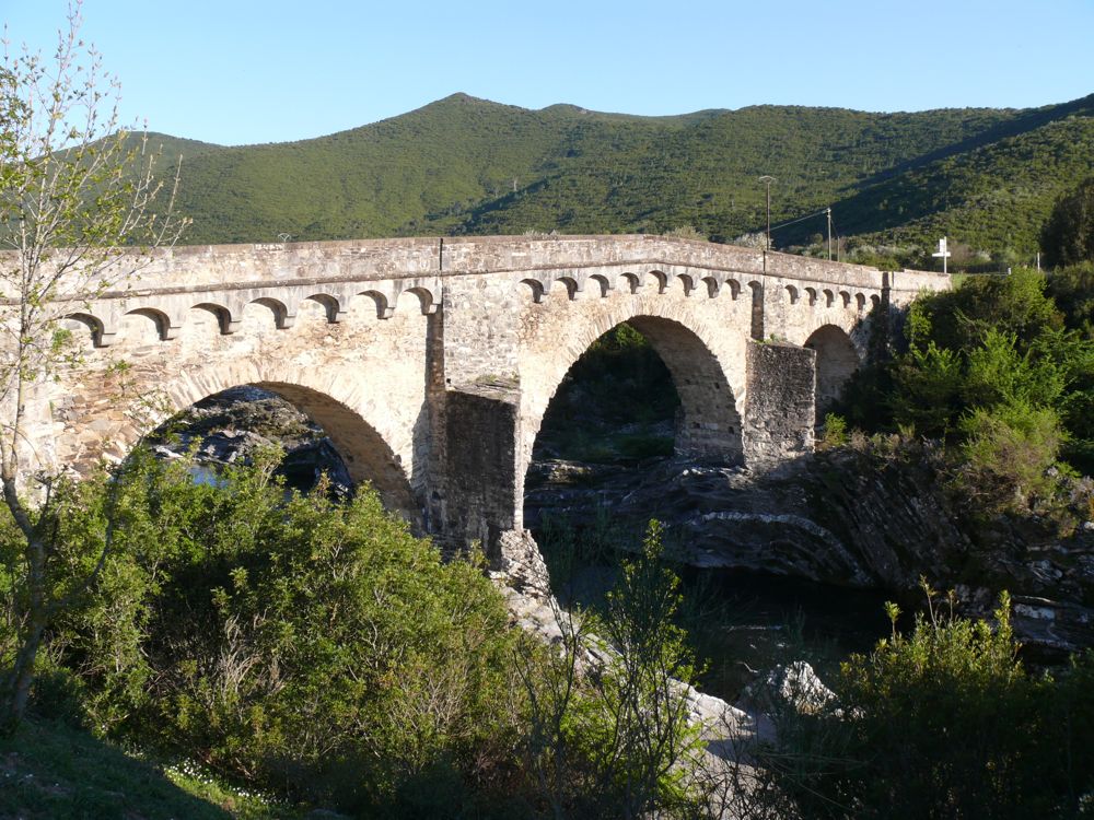 Chapelle Altiani et le pont Génois
