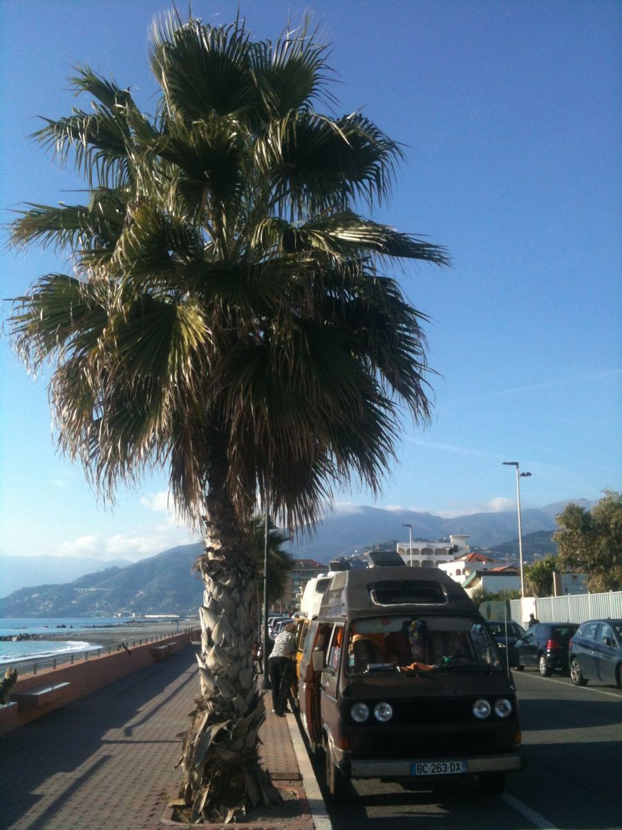 Bivouac sur la promenade de Vintimille