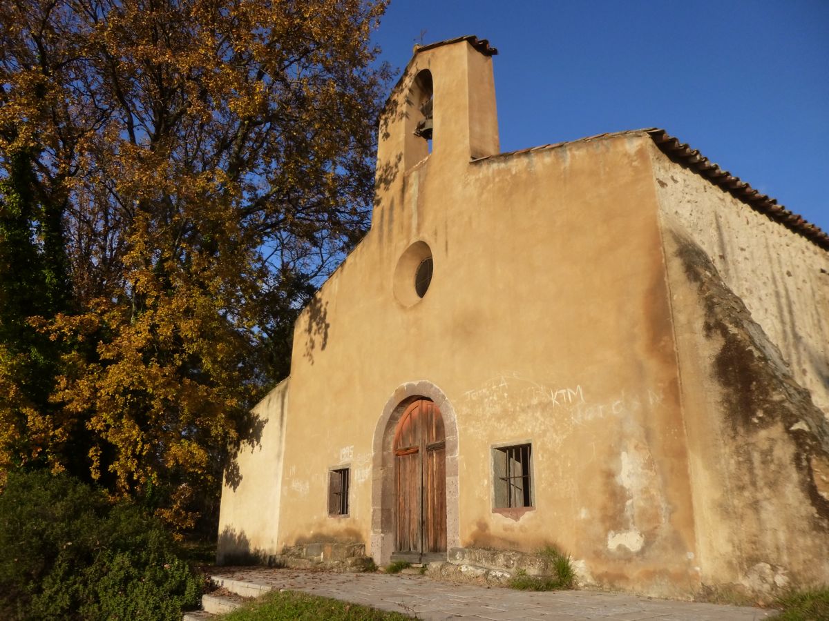 Chapelle de Saint Denis à Bagnols en fôret